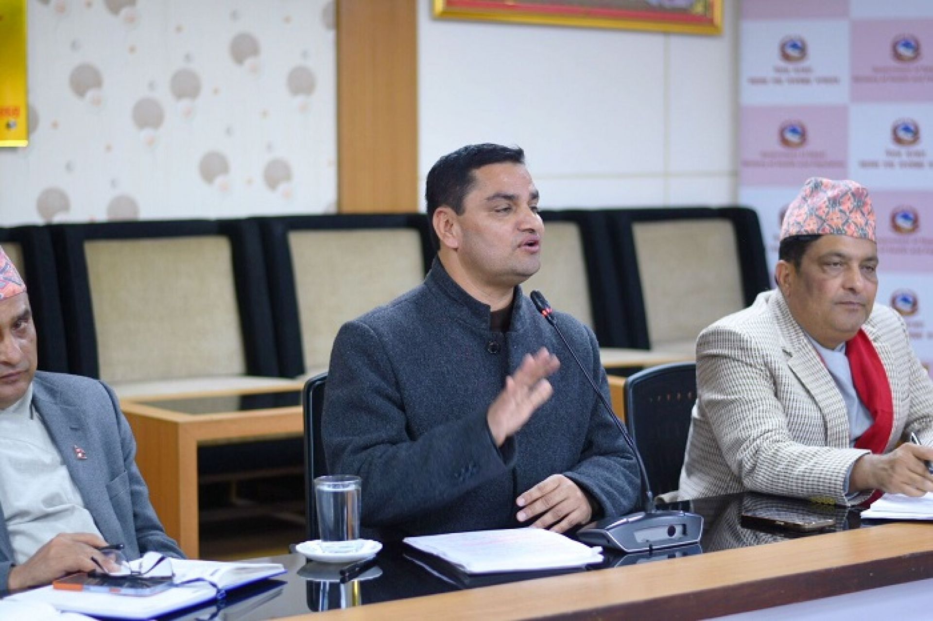 कुनै कम्पनीको नाम नतोकिकन औषधी सिफारिस व्यवस्था गर्न स्वास्थ्य मन्त्री पौडेलद्वारा तयारी शुरु